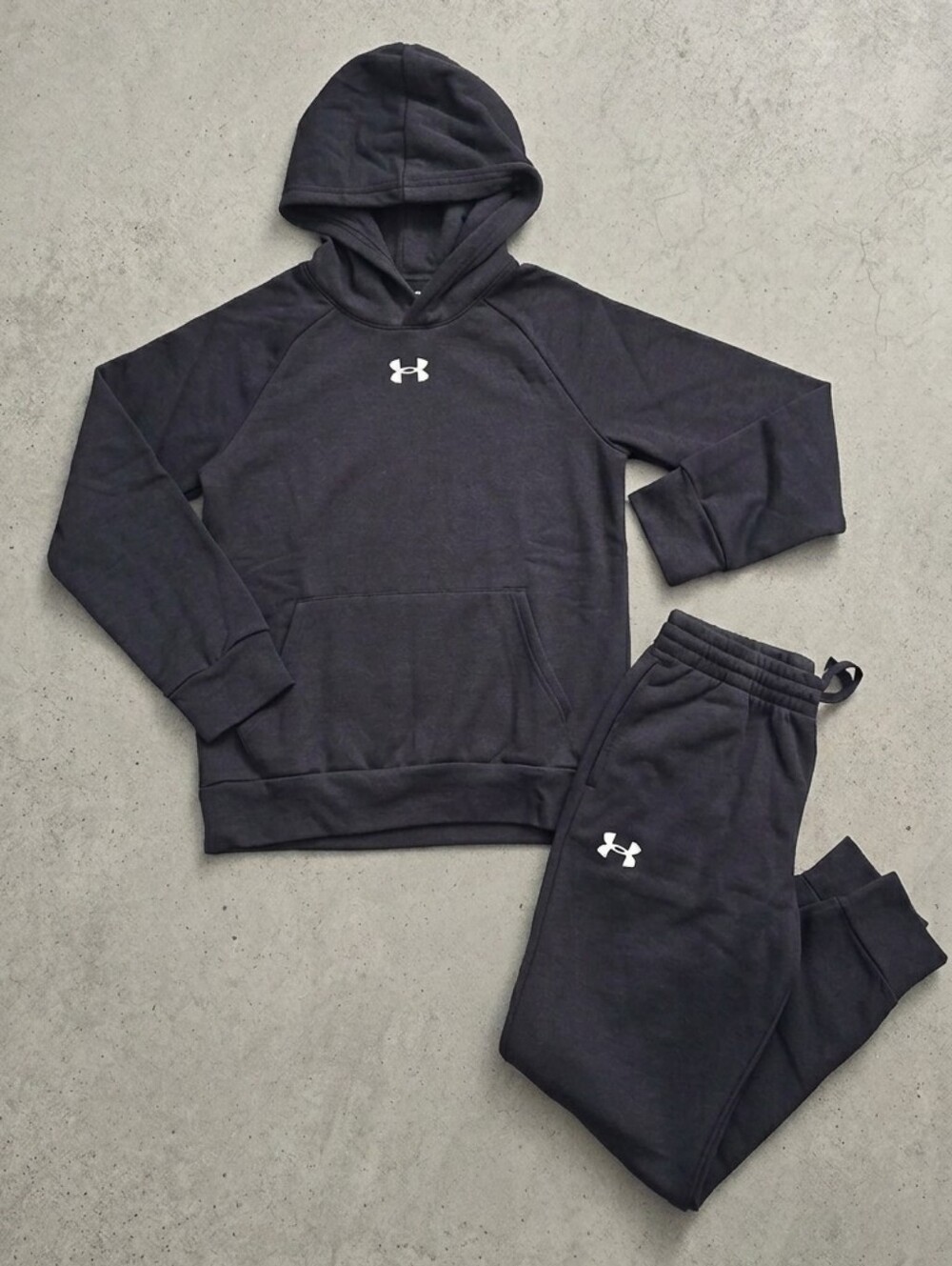 NWT Under Armour Boys 2-Piece Fleece Sweatset Tracksuit Hoodie & Joggers Set